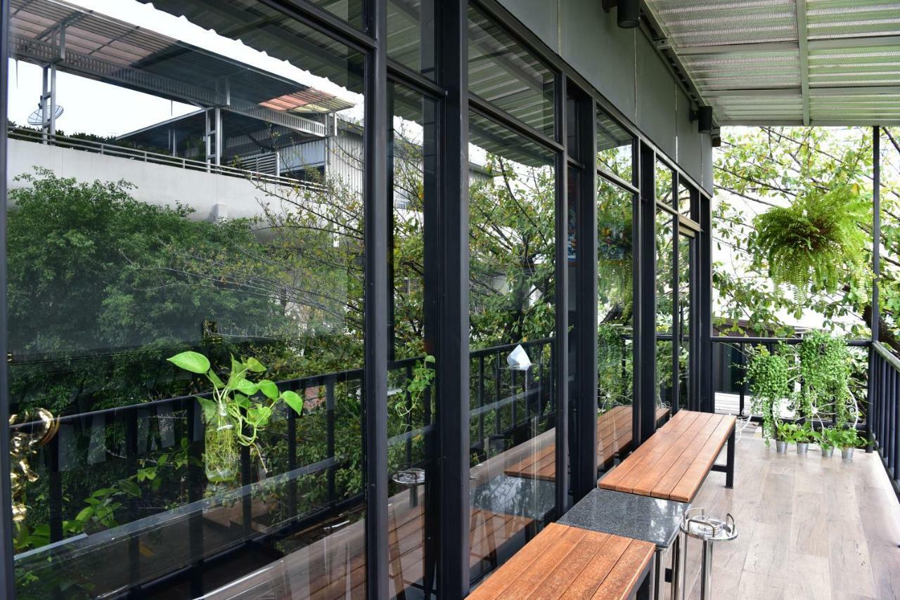 Forrest Bangkok Hotel Esterno foto