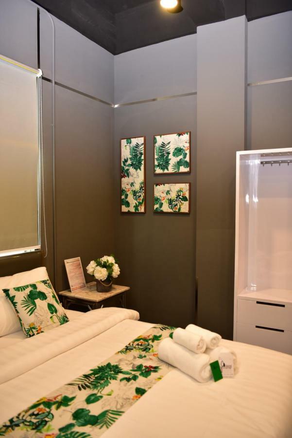 Forrest Bangkok Hotel Esterno foto