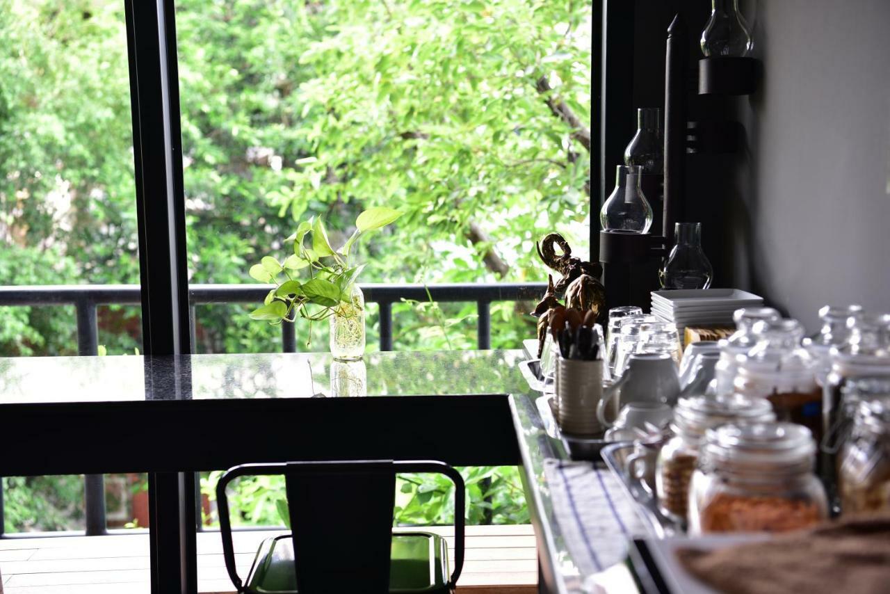 Forrest Bangkok Hotel Esterno foto