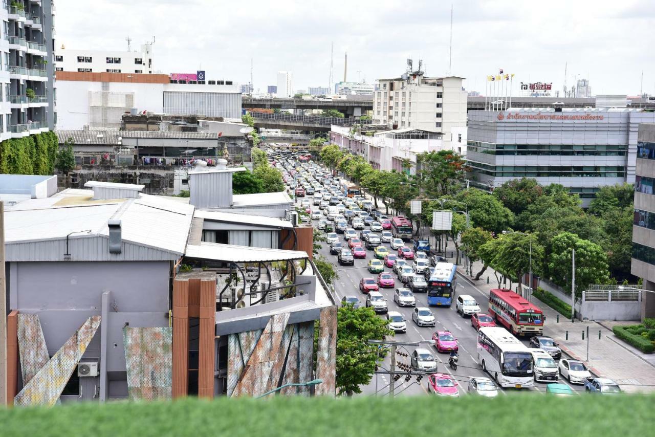 Forrest Bangkok Hotel Esterno foto