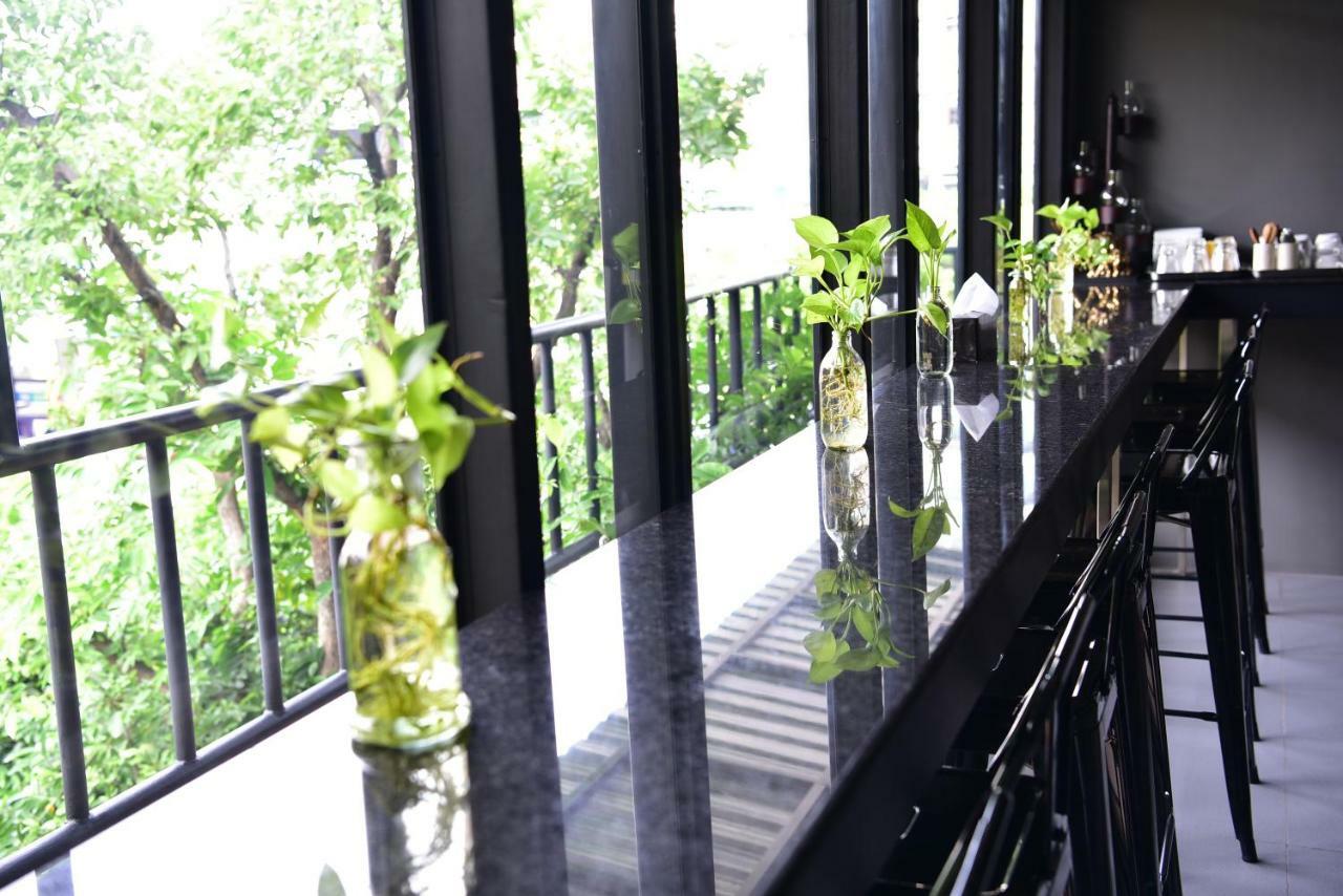 Forrest Bangkok Hotel Esterno foto
